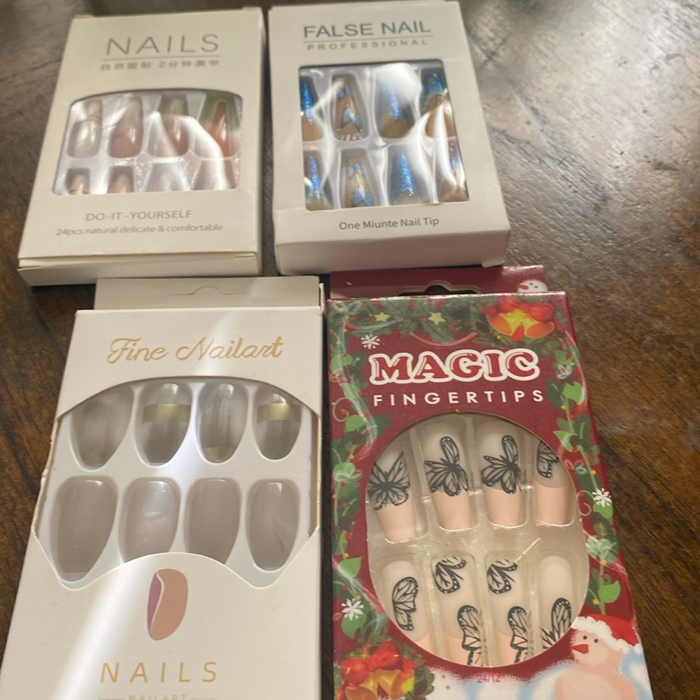 False finger nails